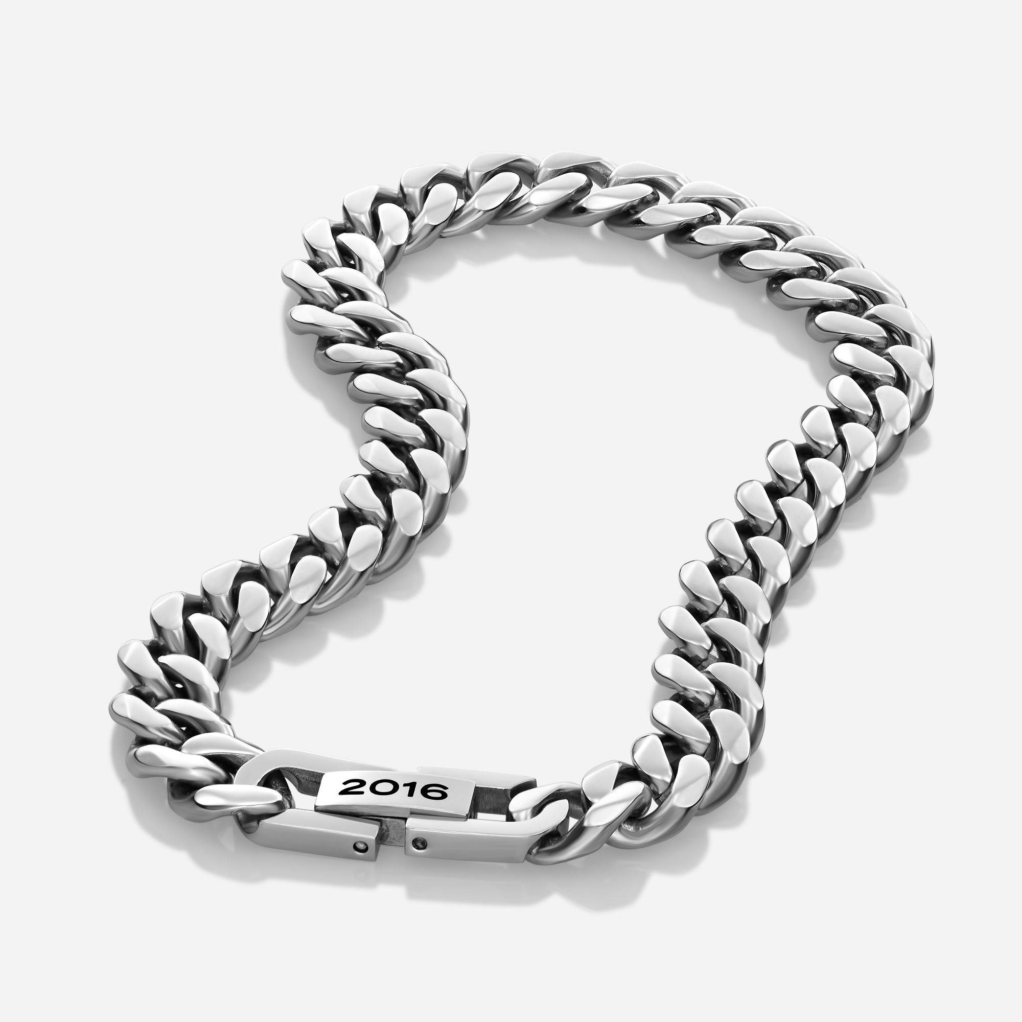 8MM CUBAN CHAIN BRACELET WITH ENGRAVABLE CLASP-4 8MM CUBAN CHAIN BRACELET WITH ENGRAVABLE CLASP-4 product photo