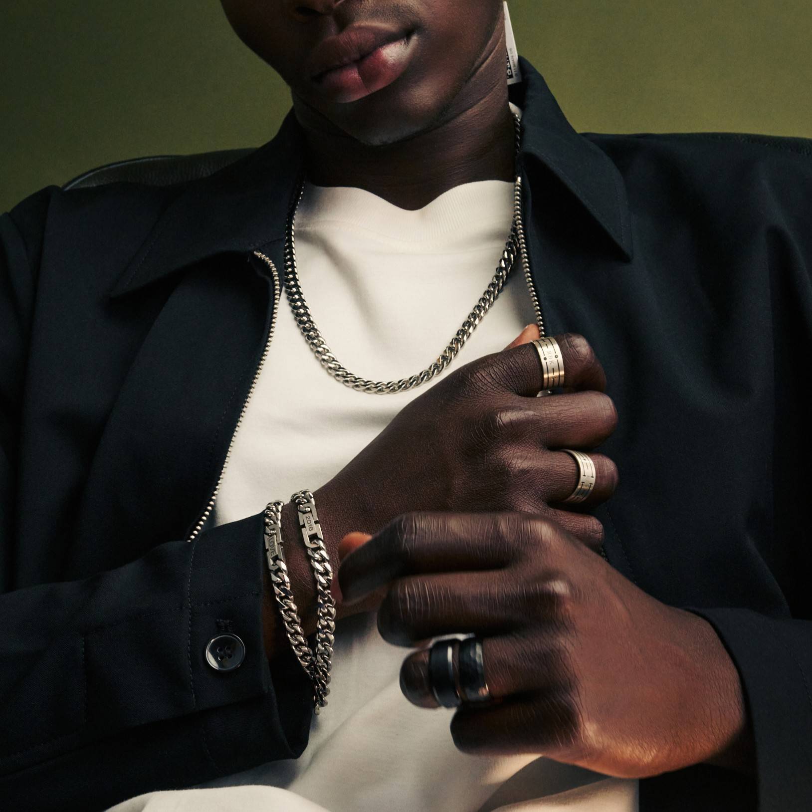 8MM CUBAN CHAIN BRACELET WITH ENGRAVABLE CLASP-3 product photo